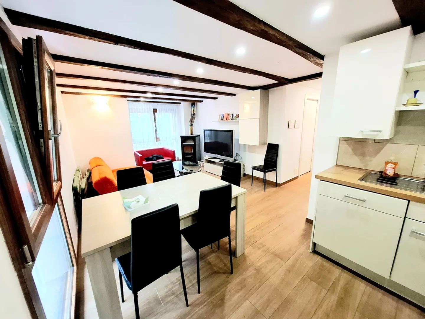 Modernes 3,5-Zimmer-Apartment auf zwei Ebenen in Verzasca - Foto 2 von 9