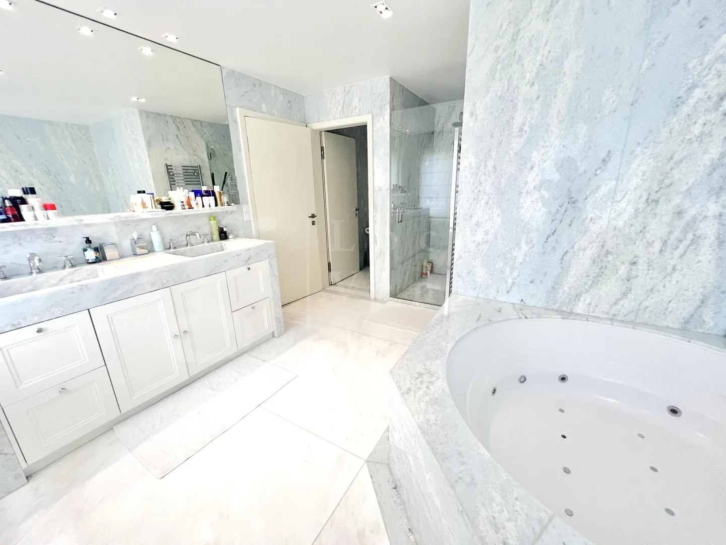 VILLAGGIO VICINO! MAGNIFICO APPARTAMENTO DI 250 m2, GRANDE TERRAZZA E VISTA APERTA - Foto 11 di 14