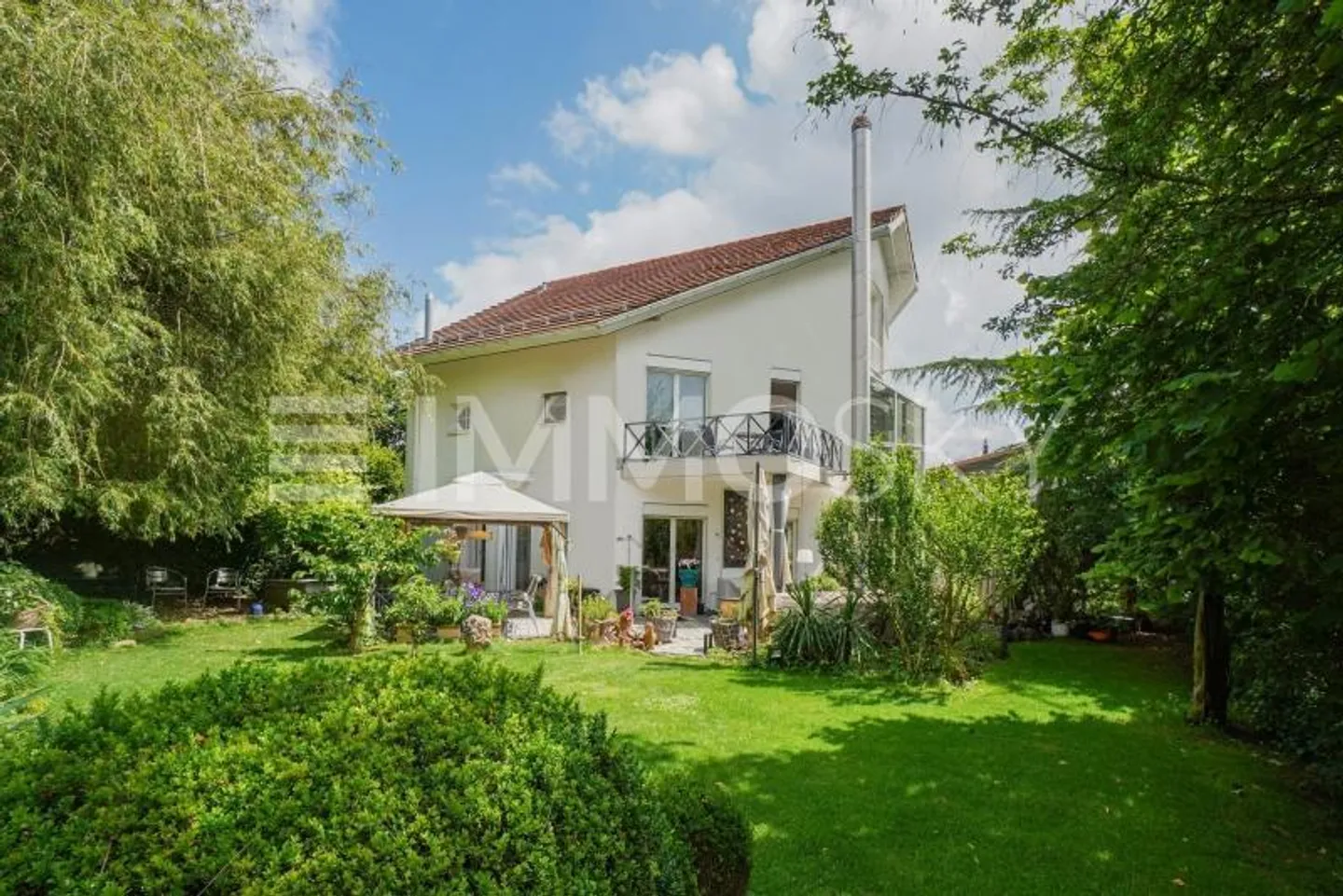 Detached Family Paradise - Photo 1 of 5