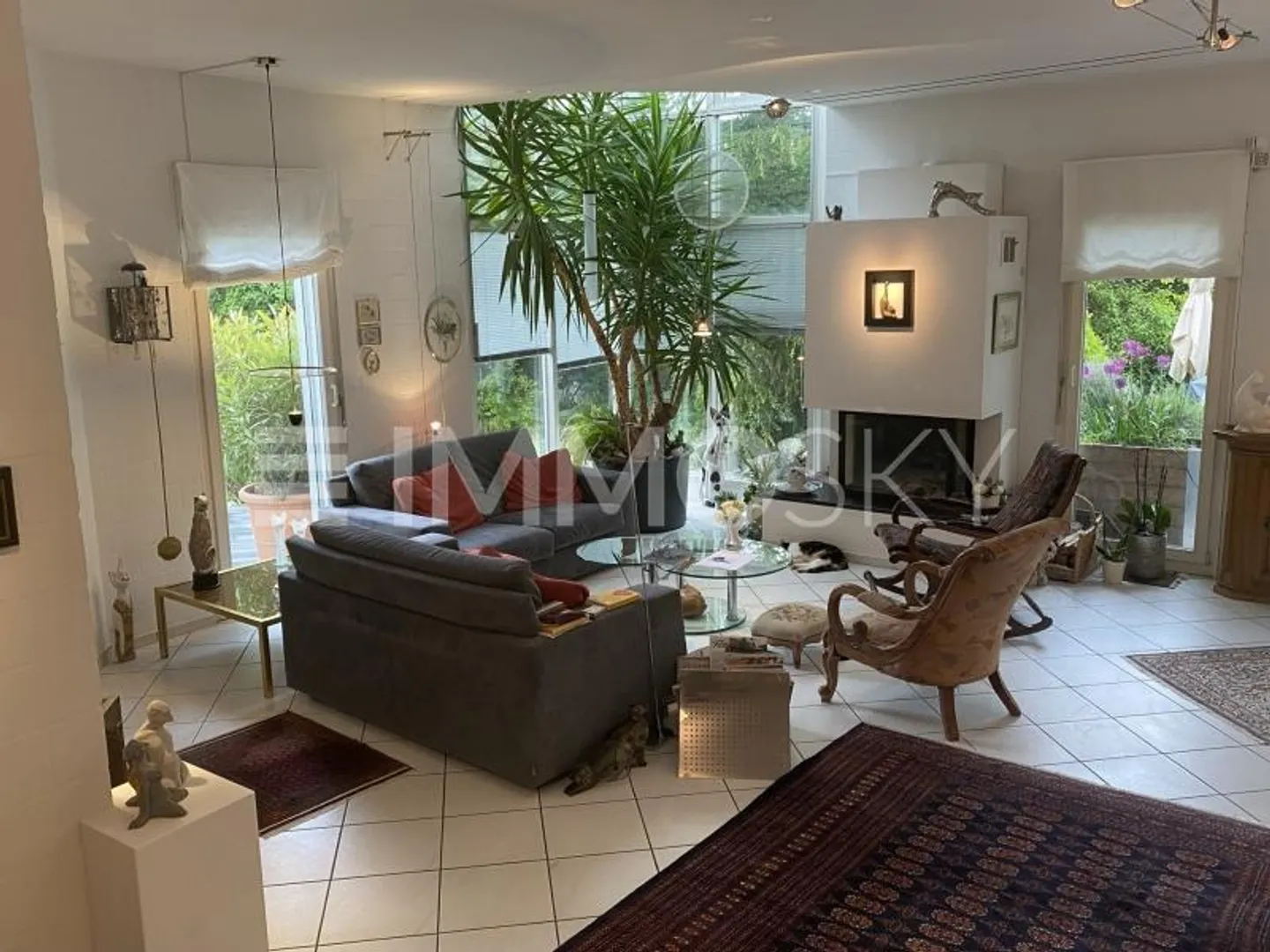 Detached Family Paradise - Photo 3 of 5