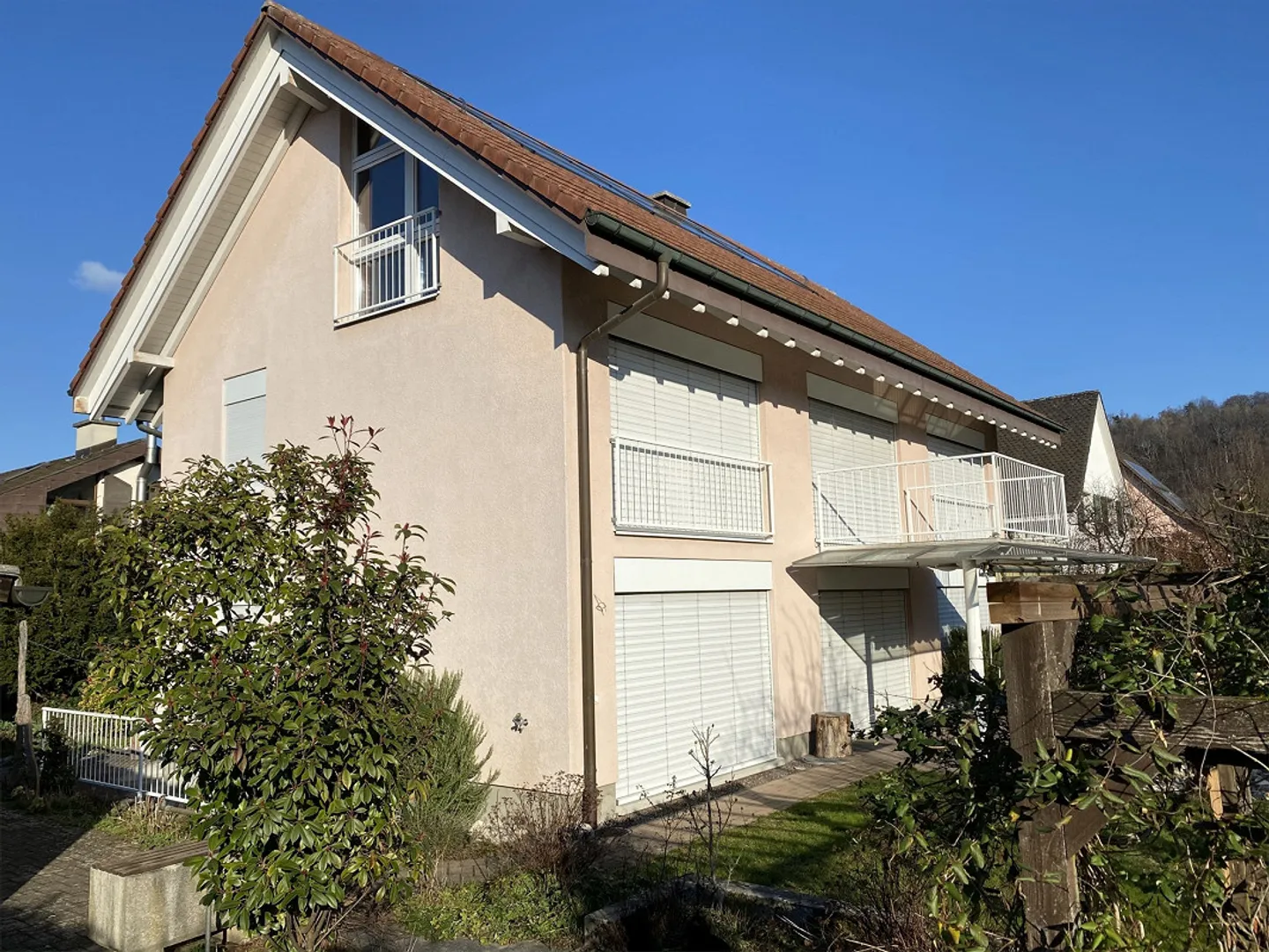 Enough space for family and home office, 7-room house in a top location - Photo 1 of 14