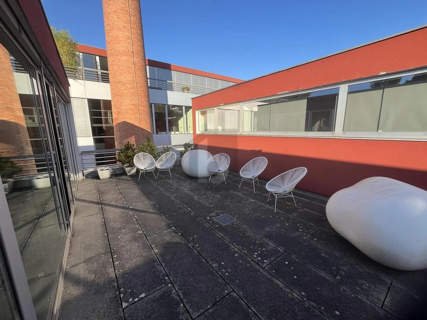 AVEC TERRASSE SPACIEUSE ET TOP INFRASTRUCTURE - Photo 3 sur 6