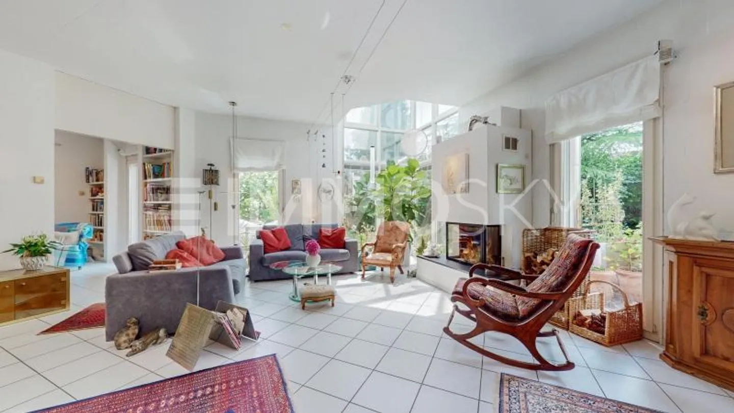 Detached Family Paradise - Photo 2 of 5