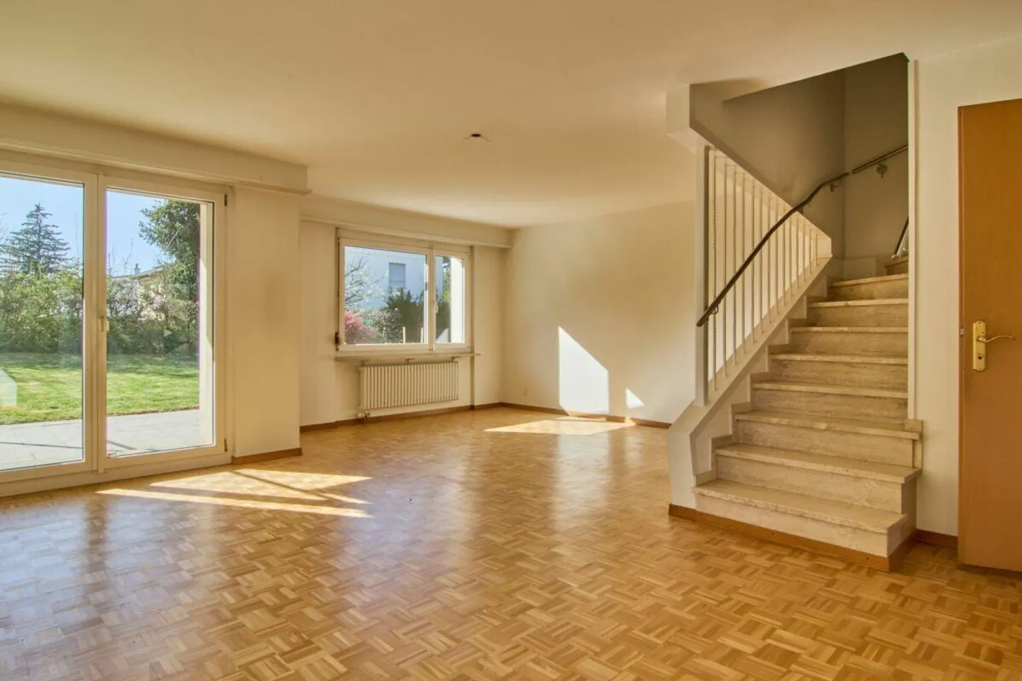 5.5 Z' semi-detached house with large garden and private garage box - Photo 2 of 13