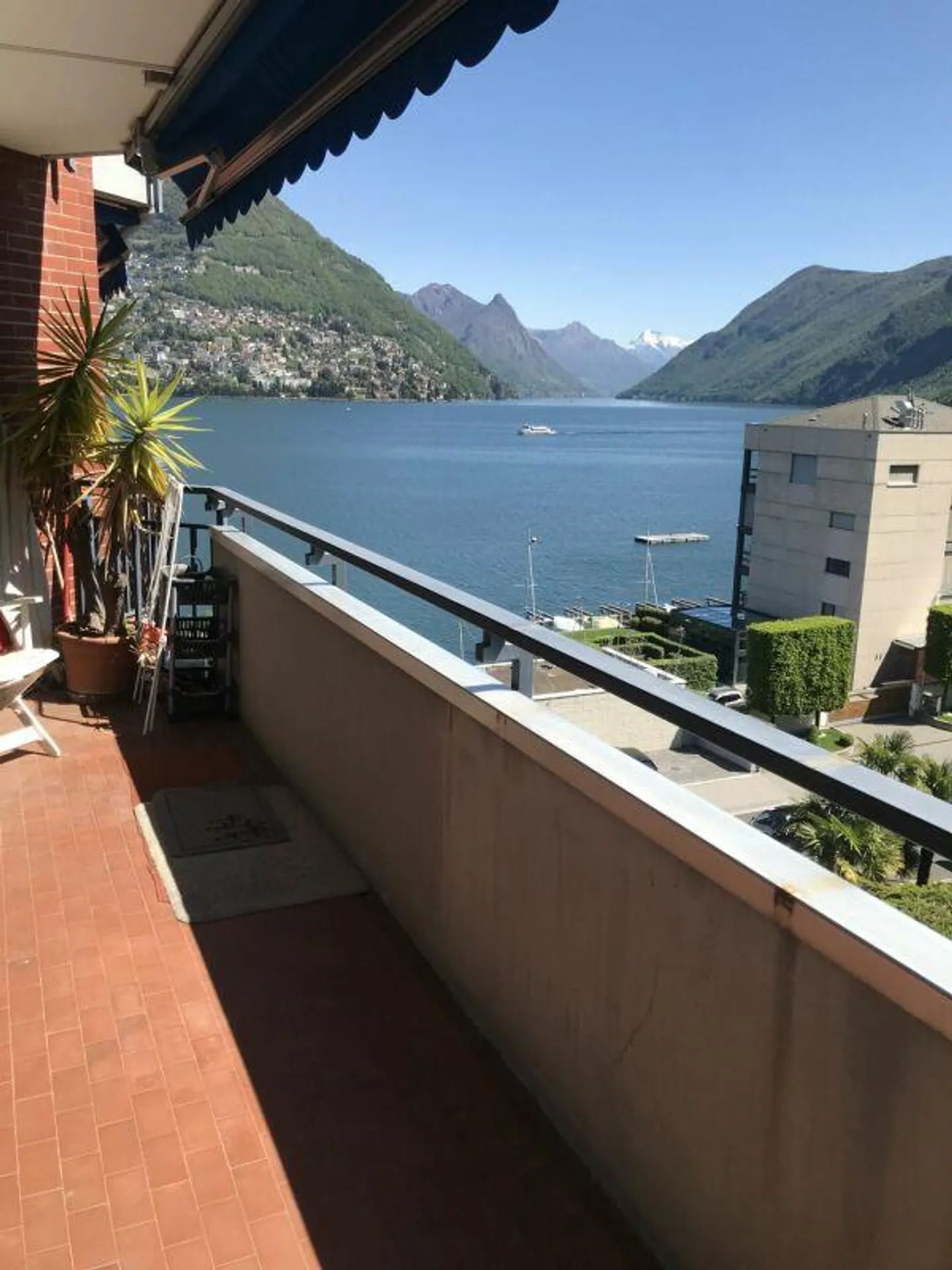 PARADISO · RENOVIERTES UND MÖBLIERTES 2,5-ZIMMER-APARTMENT · SEEBLICK AN EINEM AUSGEZEICHNETEN ORT - Foto 2 von 18