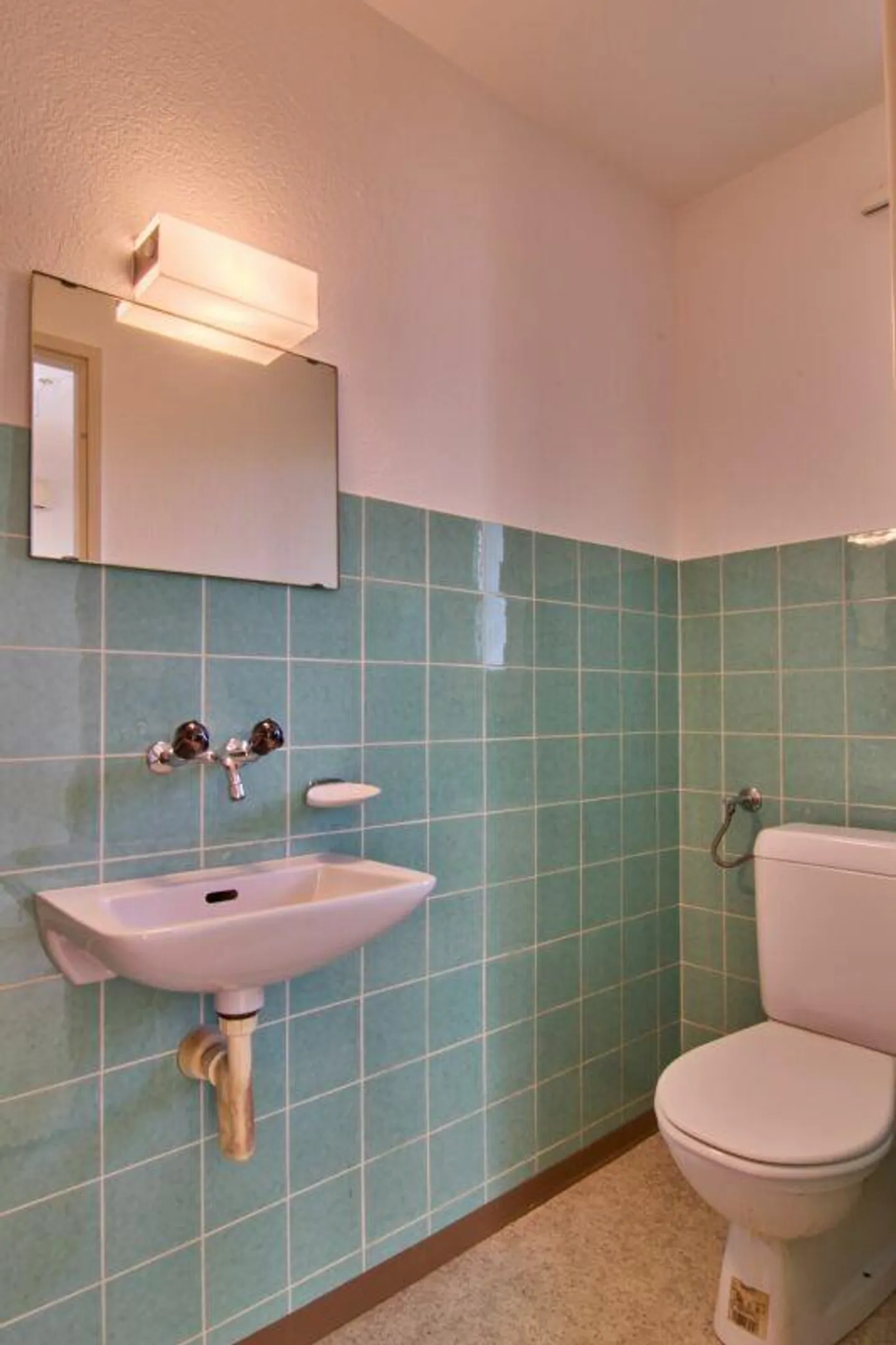 5.5 Z' semi-detached house with large garden and private garage box - Photo 4 of 13
