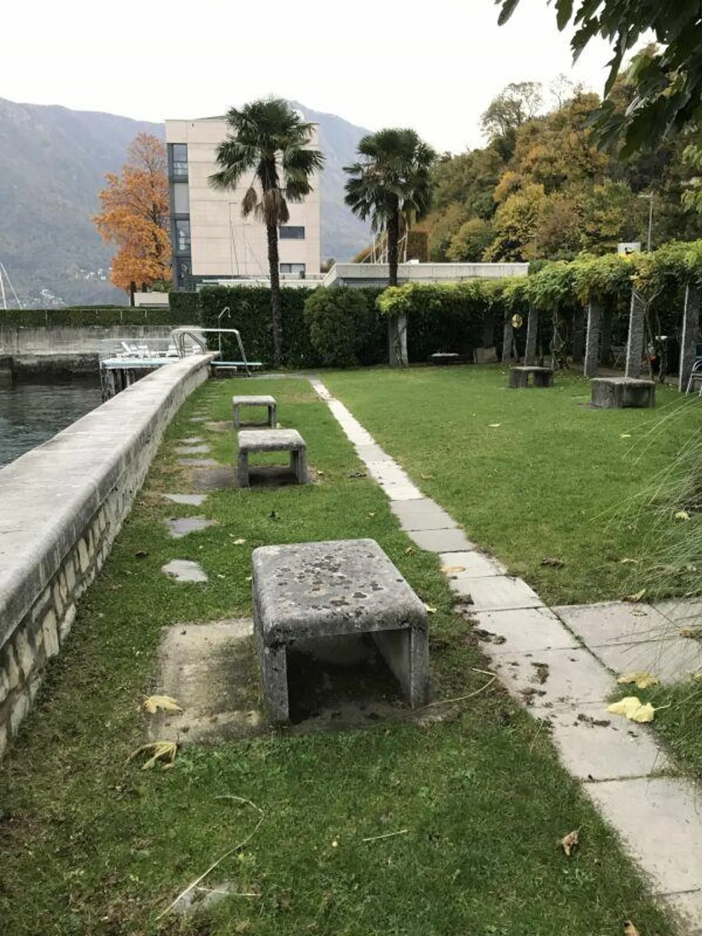 PARADISO · RENOVIERTES UND MÖBLIERTES 2,5-ZIMMER-APARTMENT · SEEBLICK AN EINEM AUSGEZEICHNETEN ORT - Foto 17 von 18