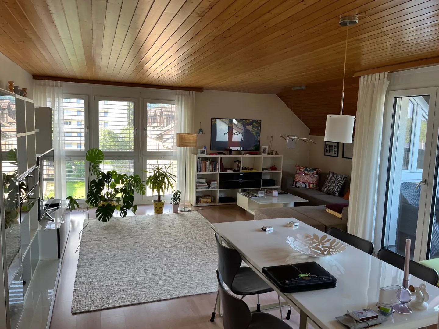 Helle Familienwohnung Nähe Autobahn - Foto 1 von 6