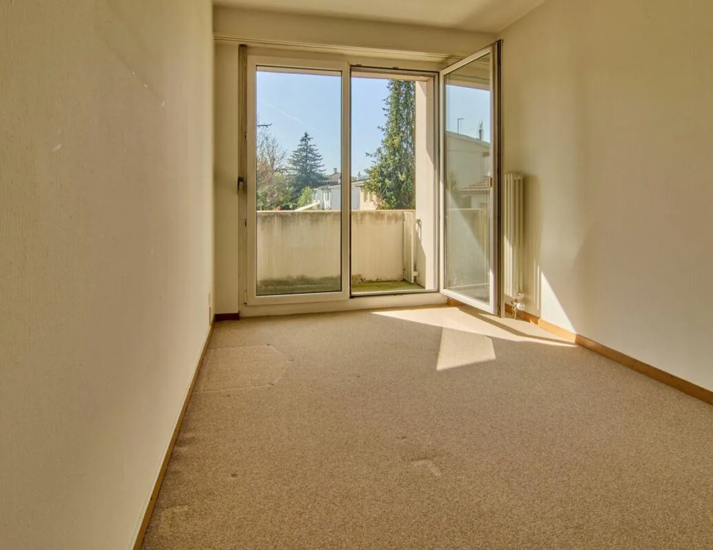 5.5 Z' semi-detached house with large garden and private garage box - Photo 6 of 13