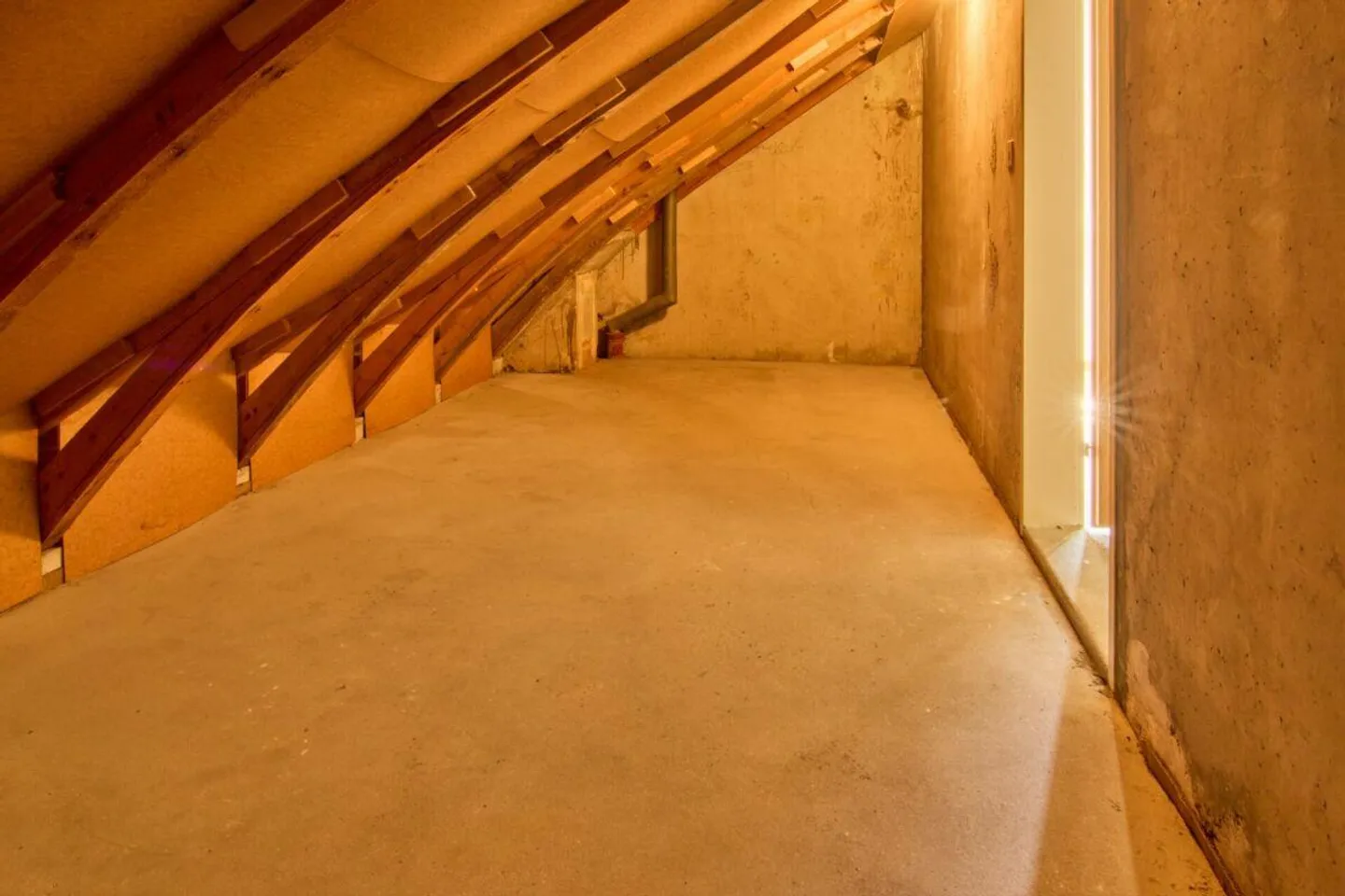 5.5 Z' semi-detached house with large garden and private garage box - Photo 10 of 13
