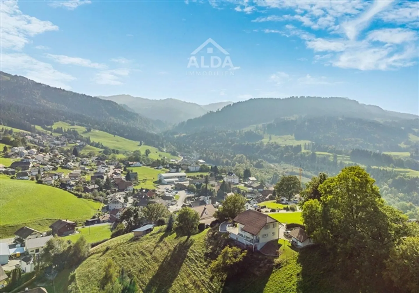 Appartement sous les combles de 2,5 pièces avec vue à Plasselb - acheter - Photo 1 sur 9