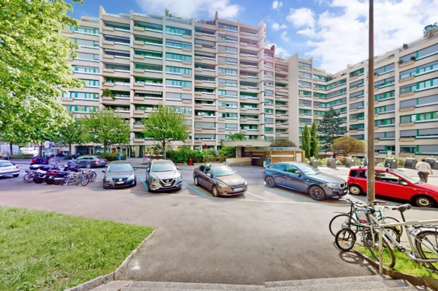 Luminoso arcade commerciale nella zona di Charmilles - Foto 1 di 6