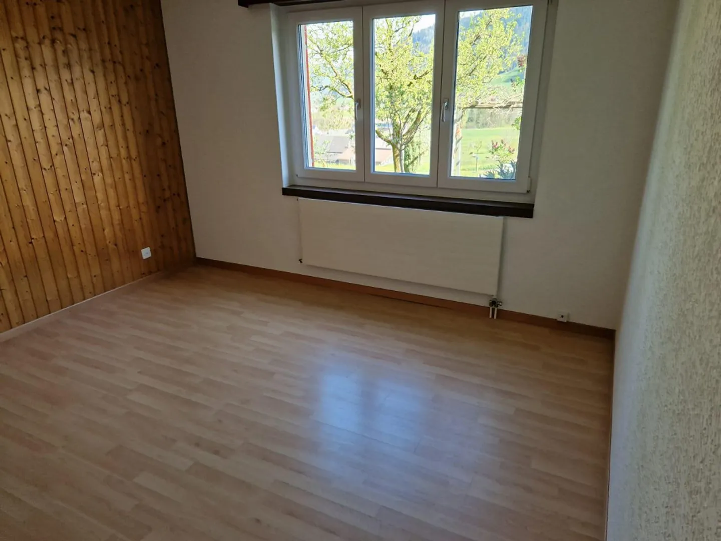 Beautiful Apartment - Photo 4 of 9