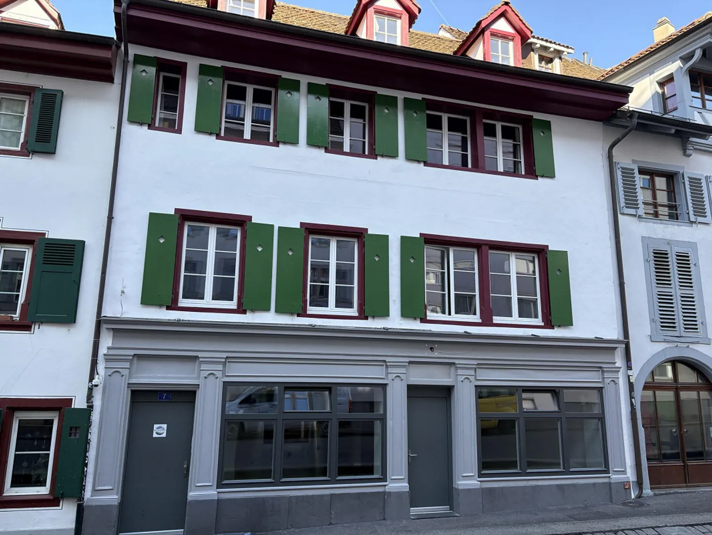 Bijou dans un emplacement central à Kleinbasel. "Airbnb, penthouse ... - Photo 1 sur 45