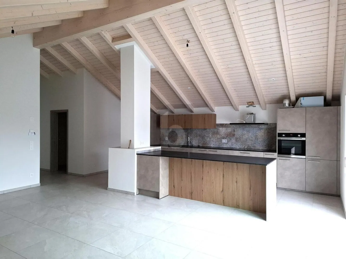 NEW, SPACIOUS, BRIGHT AND MODERN ATTIC - Photo 1 of 6