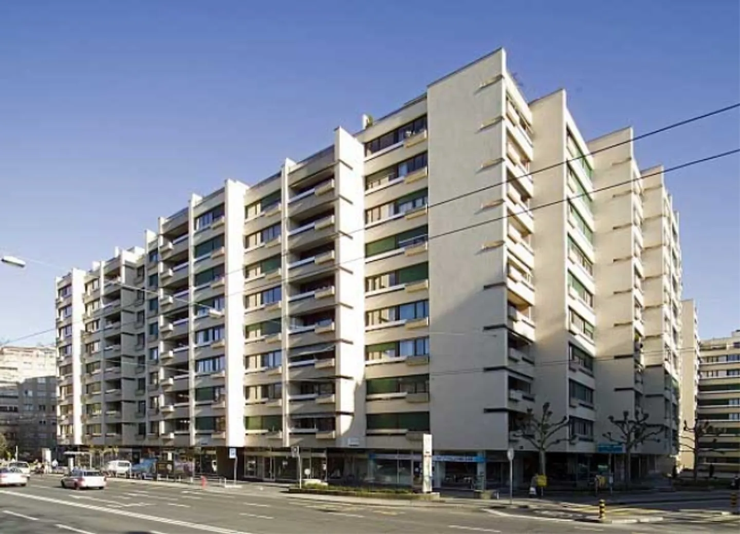 Luminoso arcade commerciale nella zona di Charmilles - Foto 4 di 6