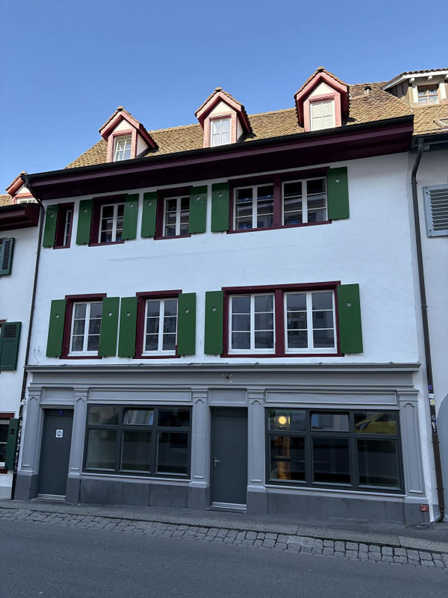 Bijou dans un emplacement central à Kleinbasel. "Airbnb, penthouse ... - Photo 2 sur 45