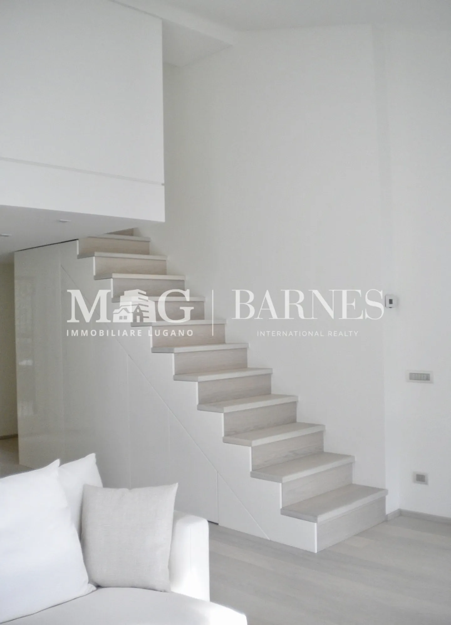 Morcote: Rooftop penthouse 2.5 rooms with a view of Lake Lugano - Photo 9 of 13