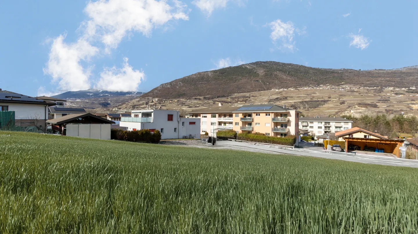 A VENDRE APPARTEMENT 3.5 PCES DE STANDING A GRONE - Photo 3 sur 4