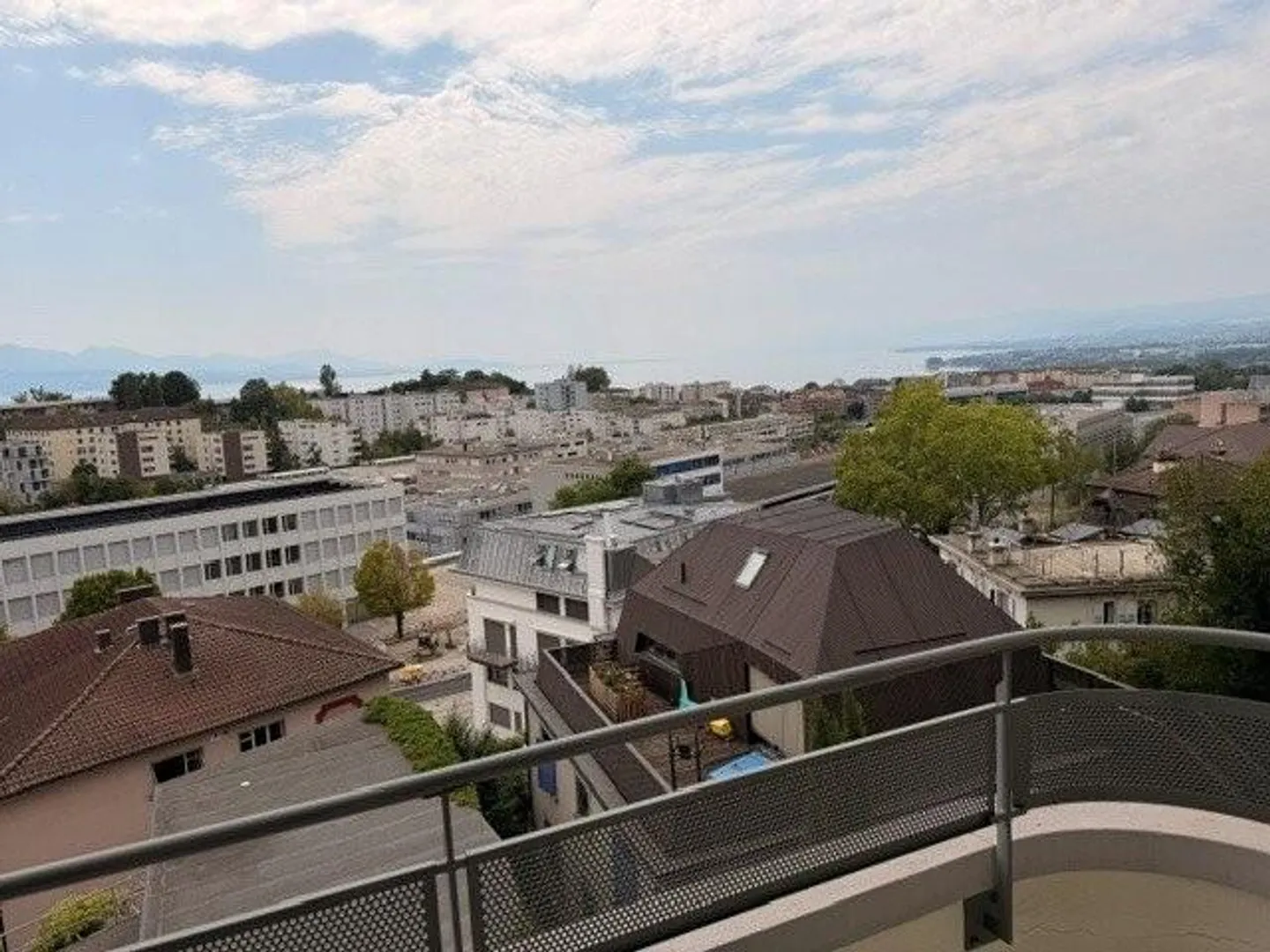Appartement Charmant avec Vue sur le Lac - Photo 1 sur 7
