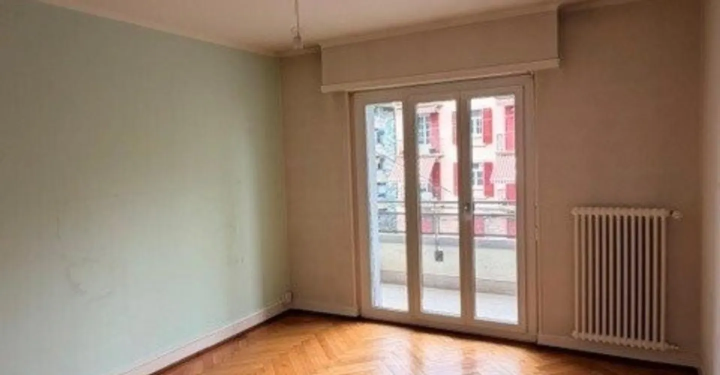 Appartement Charmant avec Vue sur le Lac - Photo 5 sur 7