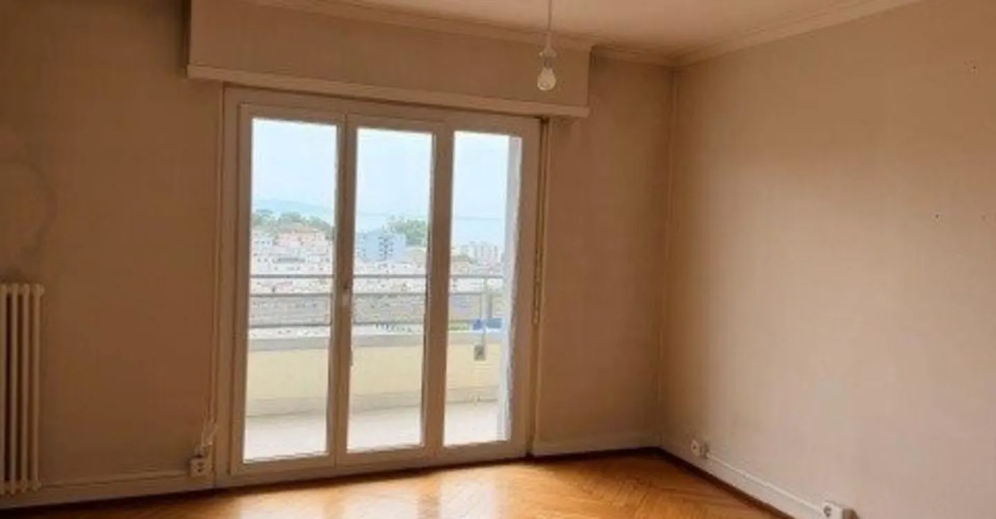 Appartement Charmant avec Vue sur le Lac - Photo 6 sur 7