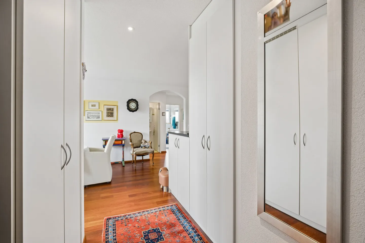 Spacious 3.5-Room Apartment - Photo 3 of 12