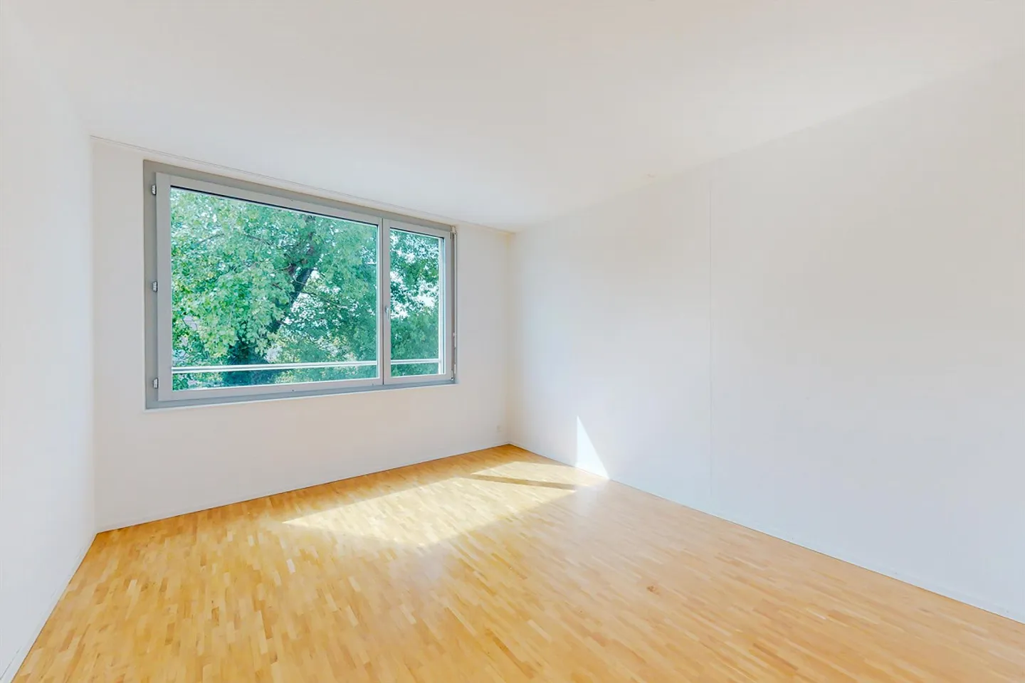 Beautiful Living in Lyss! - Photo 8 of 11