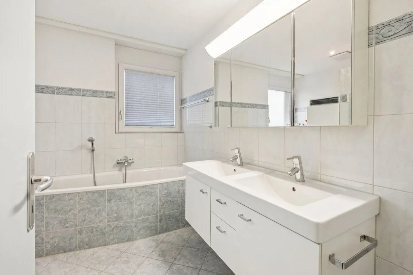 Spacious 3.5-Room Apartment - Photo 8 of 12