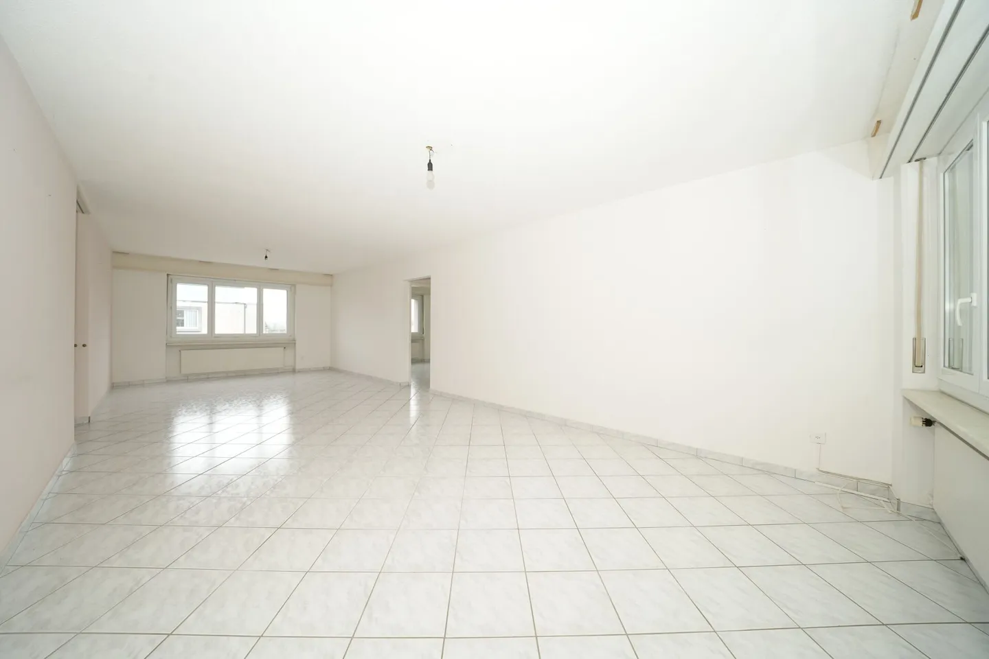 Appartement confortable avec grand balcon dans un emplacement calme - Photo 2 sur 9