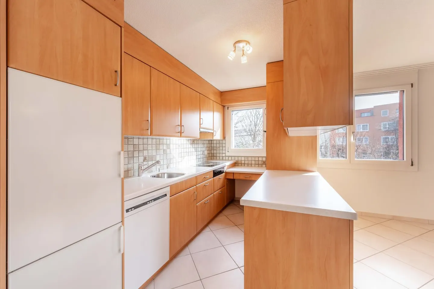 Appartement lumineux de 4,5 pièces avec beaucoup d'extras - Photo 3 sur 12