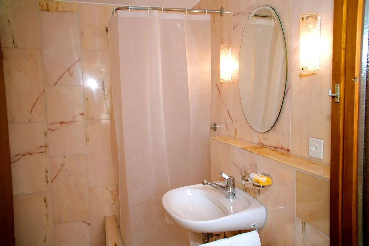 Hotel in vendita - Foto 4 di 10