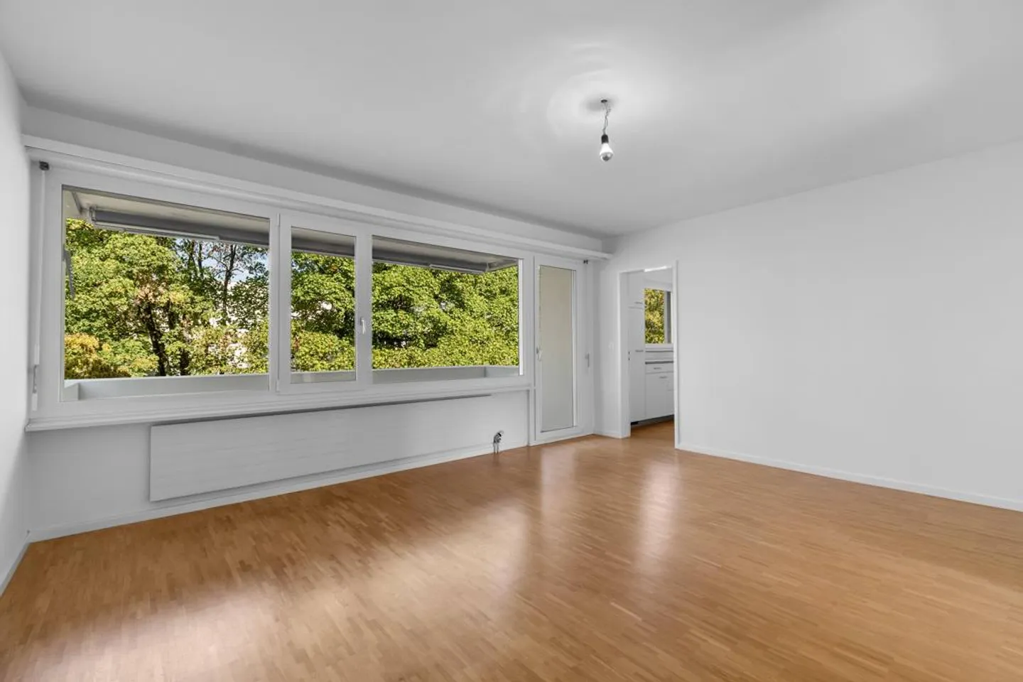 SUMMER PROMOTION - Bright 4.5-room apartment in a quiet residential area! - Photo 1 of 11