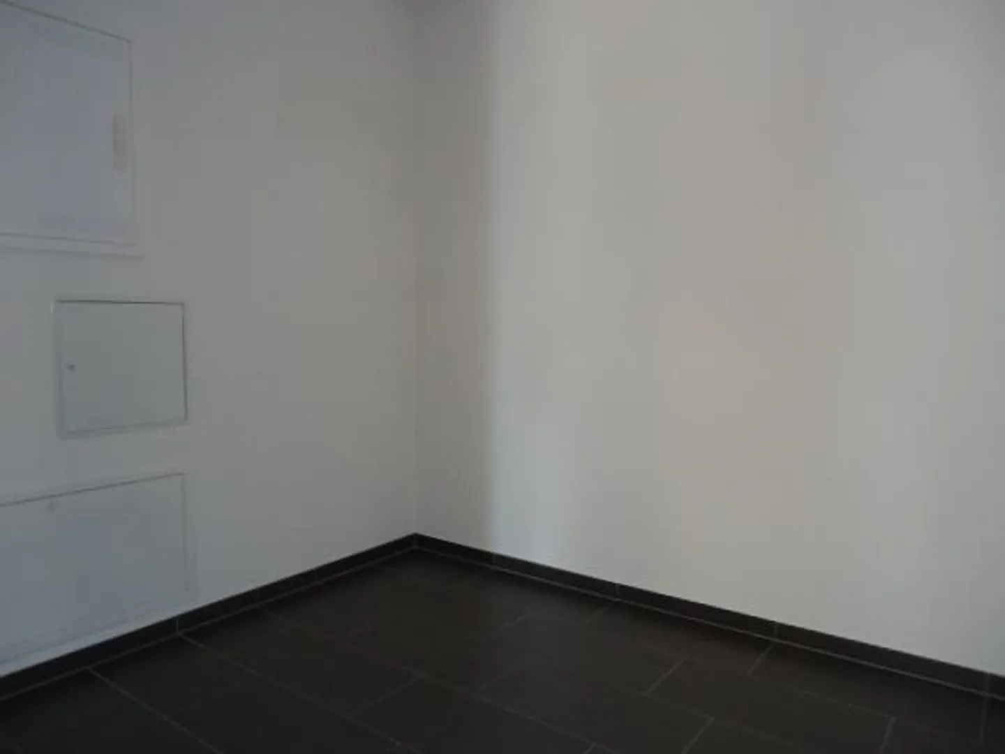 ***3'5ZWG**92m2**1st floor**Corner balcony - Photo 4 of 11
