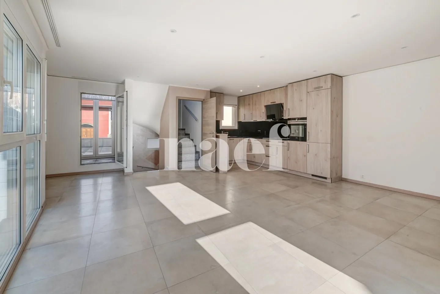 House composed of two independent apartments - Photo 8 of 12