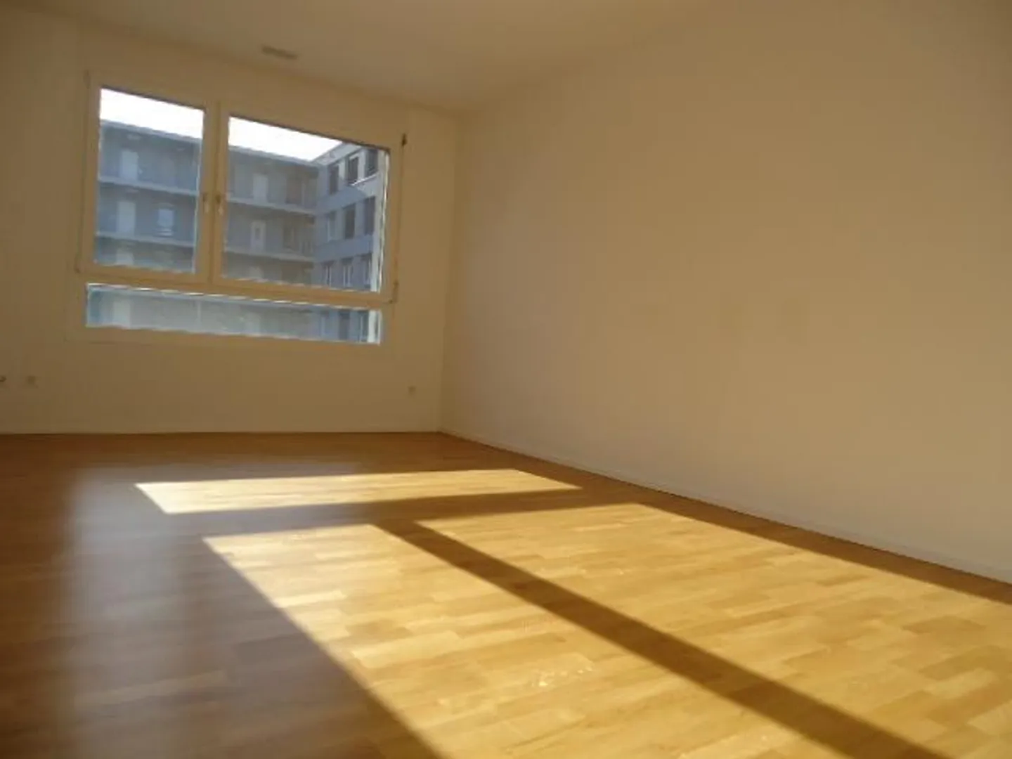***3'5ZWG**92m2**1st floor**Corner balcony - Photo 11 of 11
