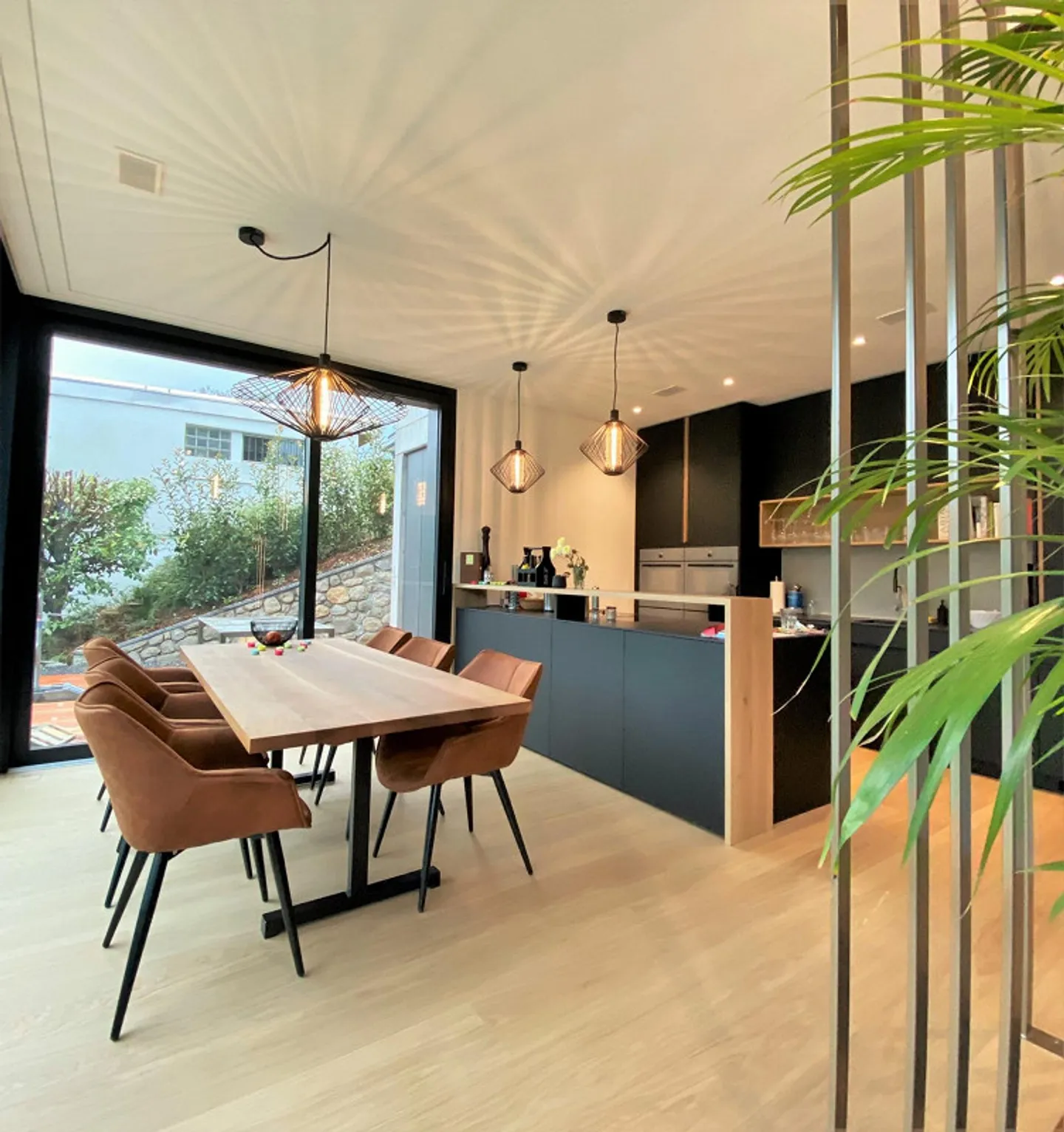 Maison de lac exclusive de 4,5 pièces avec standard de propriété et accès direct au lac - Photo 3 sur 24