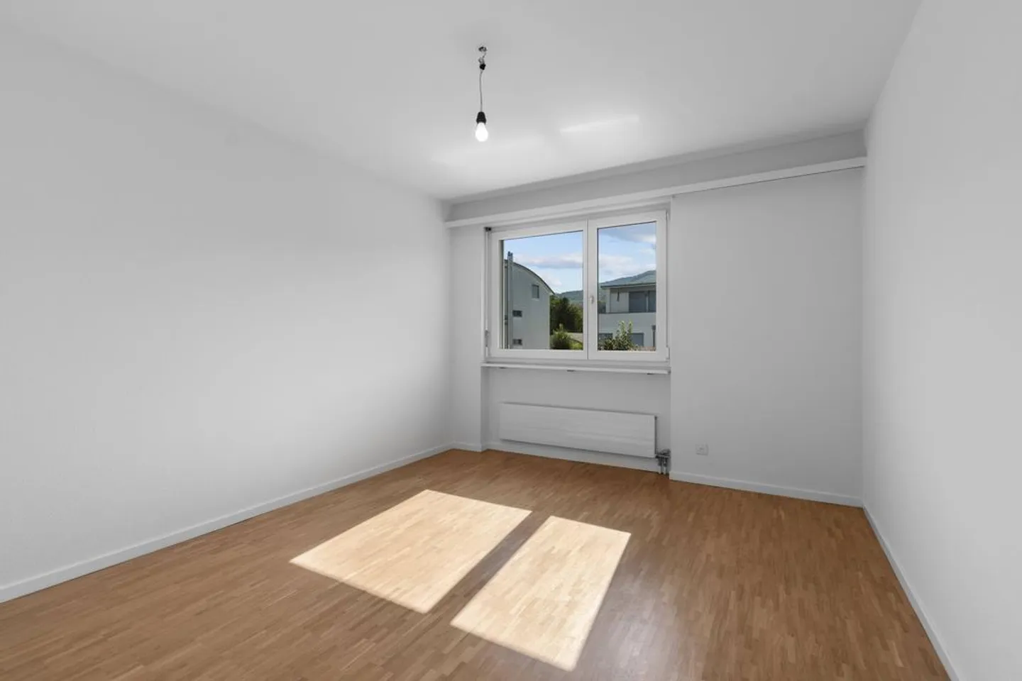 SUMMER PROMOTION - Bright 4.5-room apartment in a quiet residential area! - Photo 4 of 11