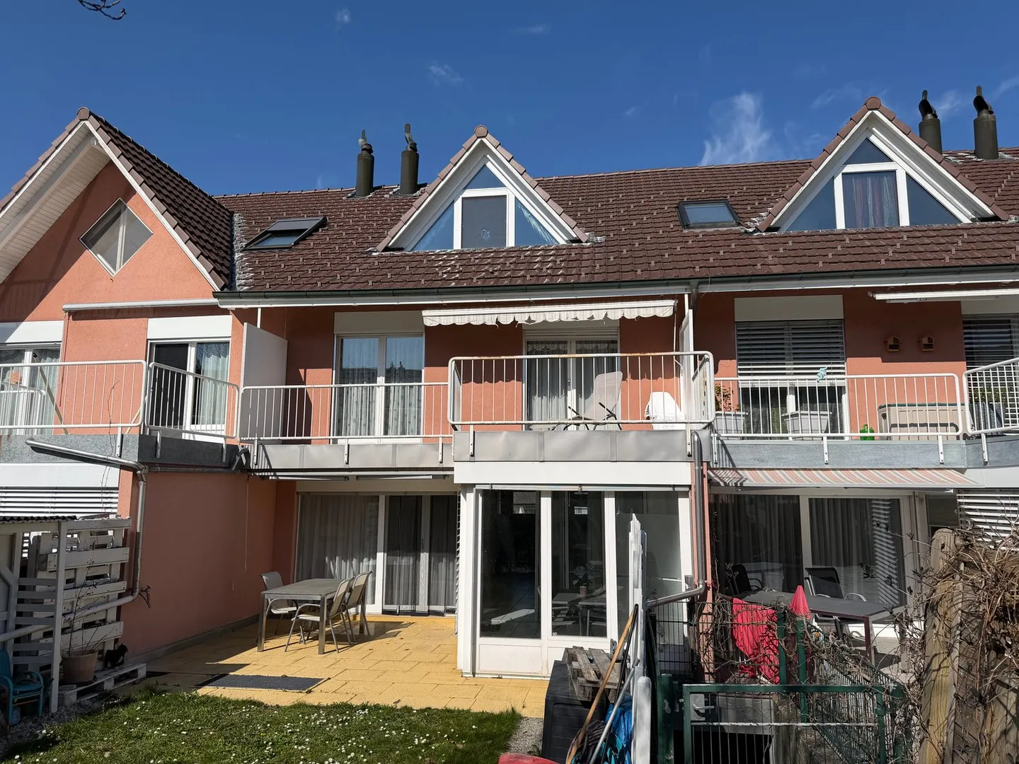 Maison de ville spacieuse de 5,5 pièces - Photo 1 sur 16