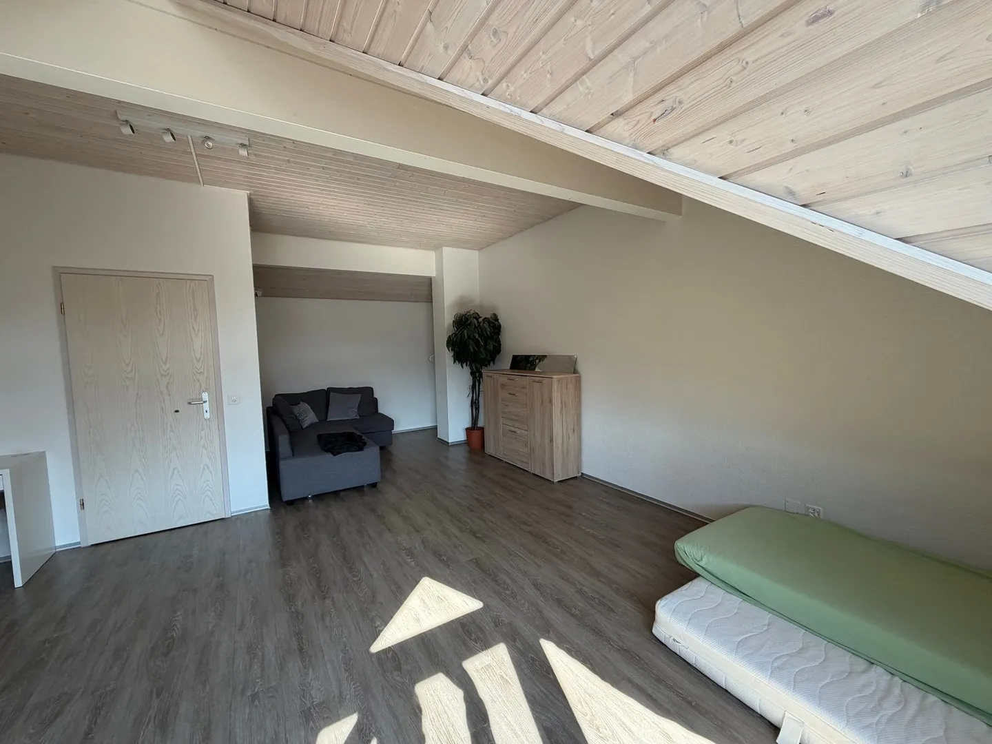 Maison de ville spacieuse de 5,5 pièces - Photo 14 sur 16