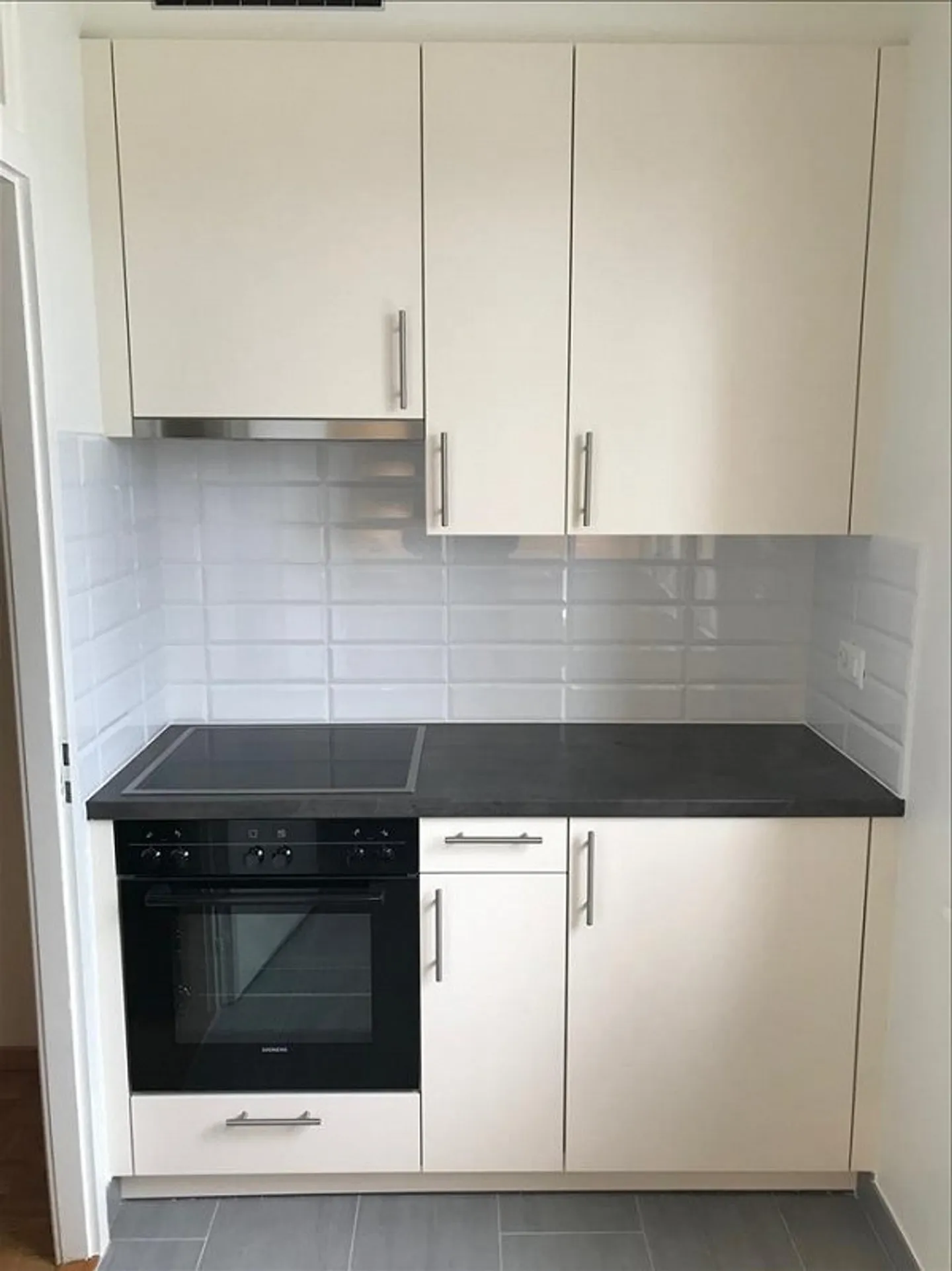 Magnificent fully renovated studio - Photo 2 of 4