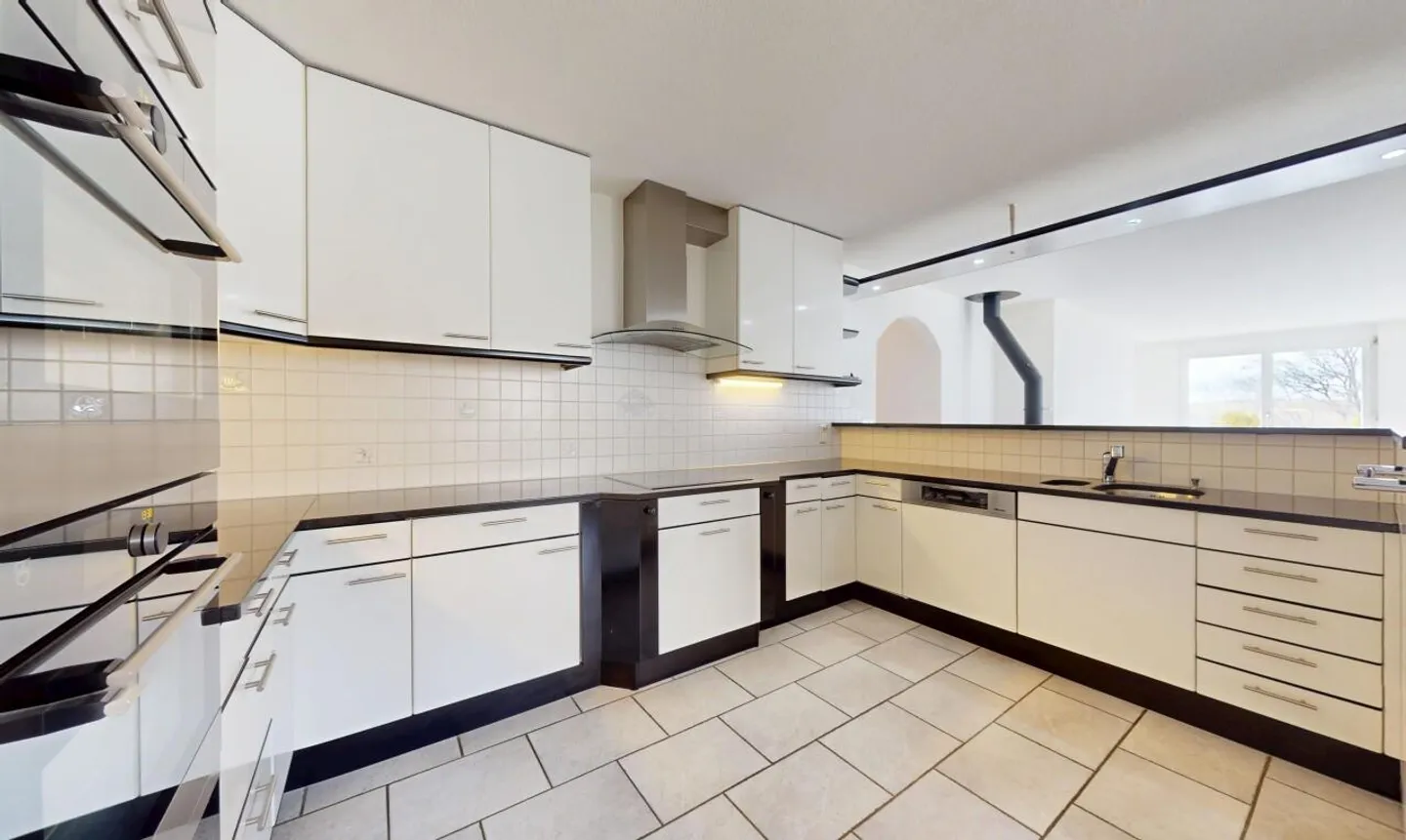 Ampio appartamento con terrazza di 5,5 locali a Düdingen - Foto 10 di 13