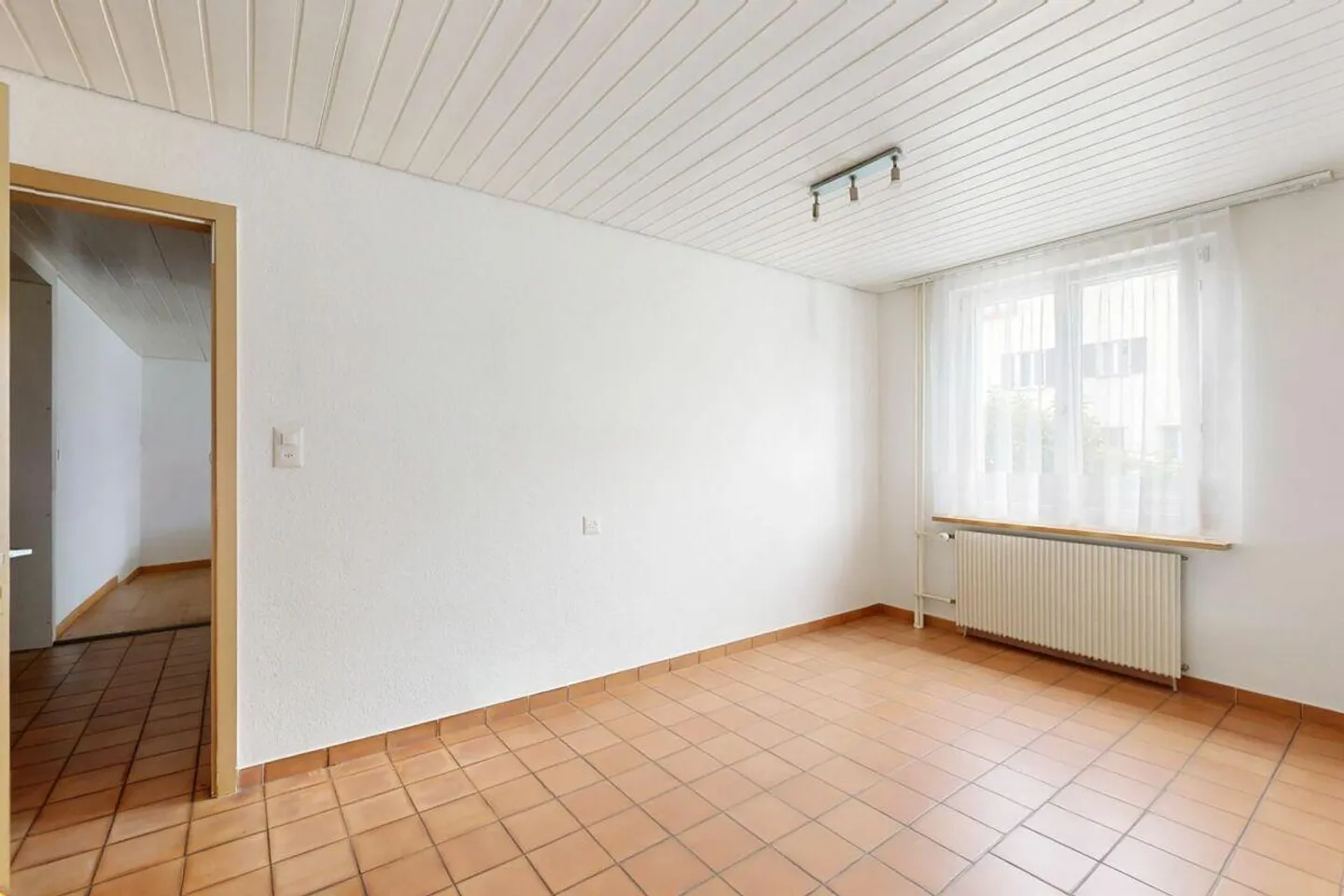 Vollvermietetes Mehrfamilienhaus mit 3 Wohnungen und 2 Garagen - Foto 14 von 30