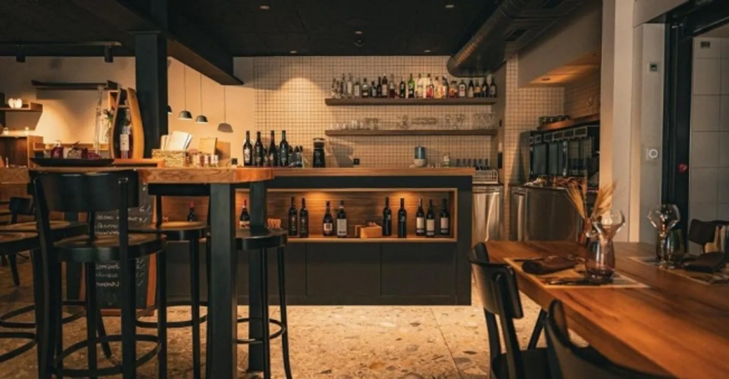 Restaurant 3 Zimmer - Foto 1 von 8