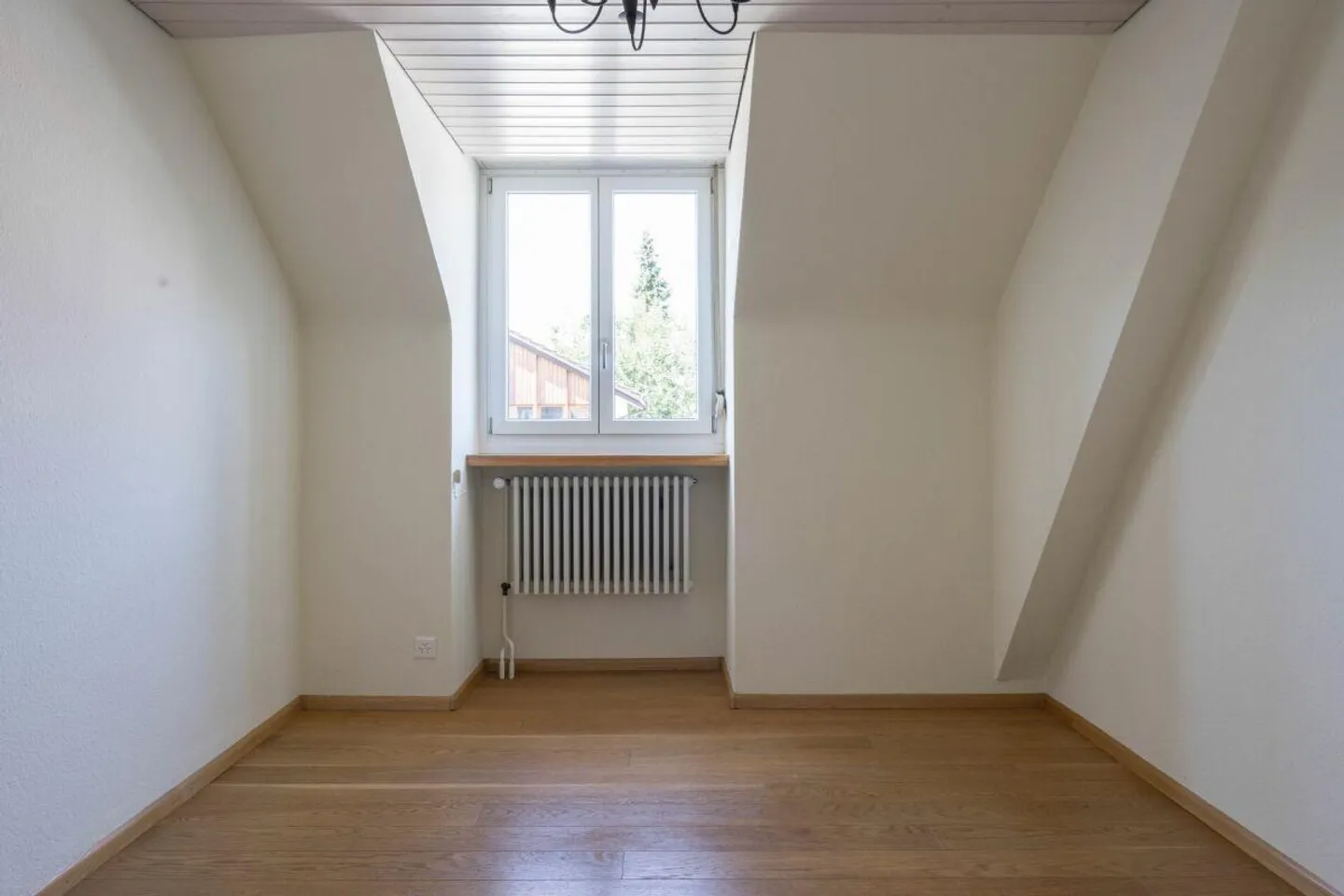Vollvermietetes Mehrfamilienhaus mit 3 Wohnungen und 2 Garagen - Foto 25 von 30