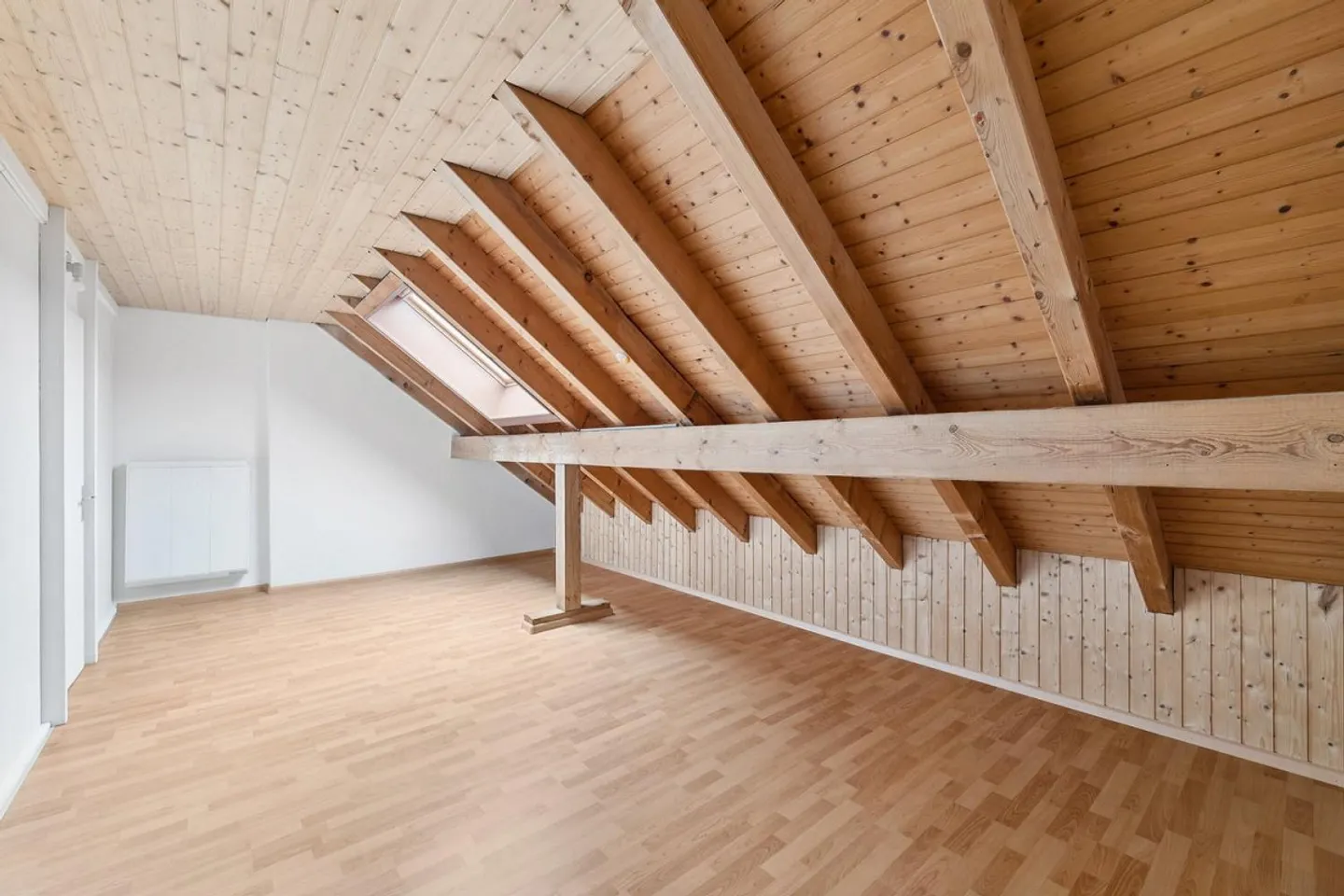 Ottimo appartamento duplex con camino - posizione ideale! - Foto 6 di 12