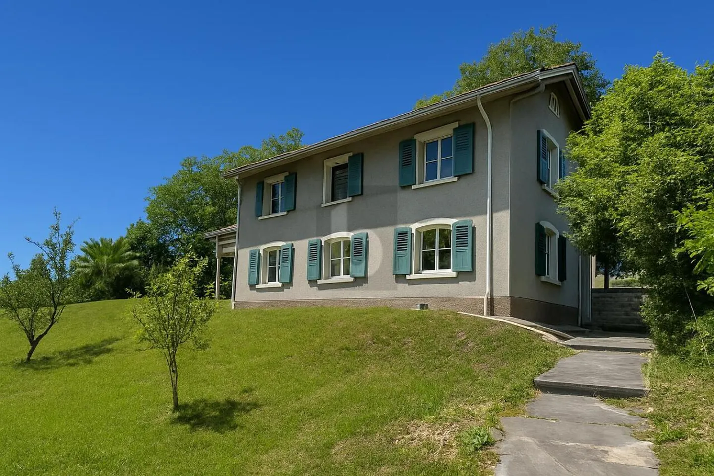 VILLA STORICA CON VISTA SUL LAGO E SUI VIGNETI - Foto 1 di 5