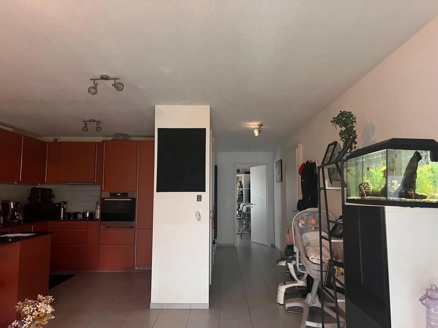 Charming apartment with garden - Photo 3 of 7