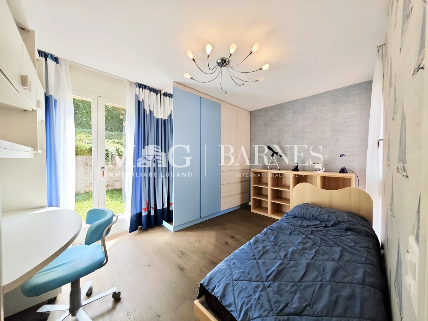 Villa con piscina e vista lago - Foto 14 di 21