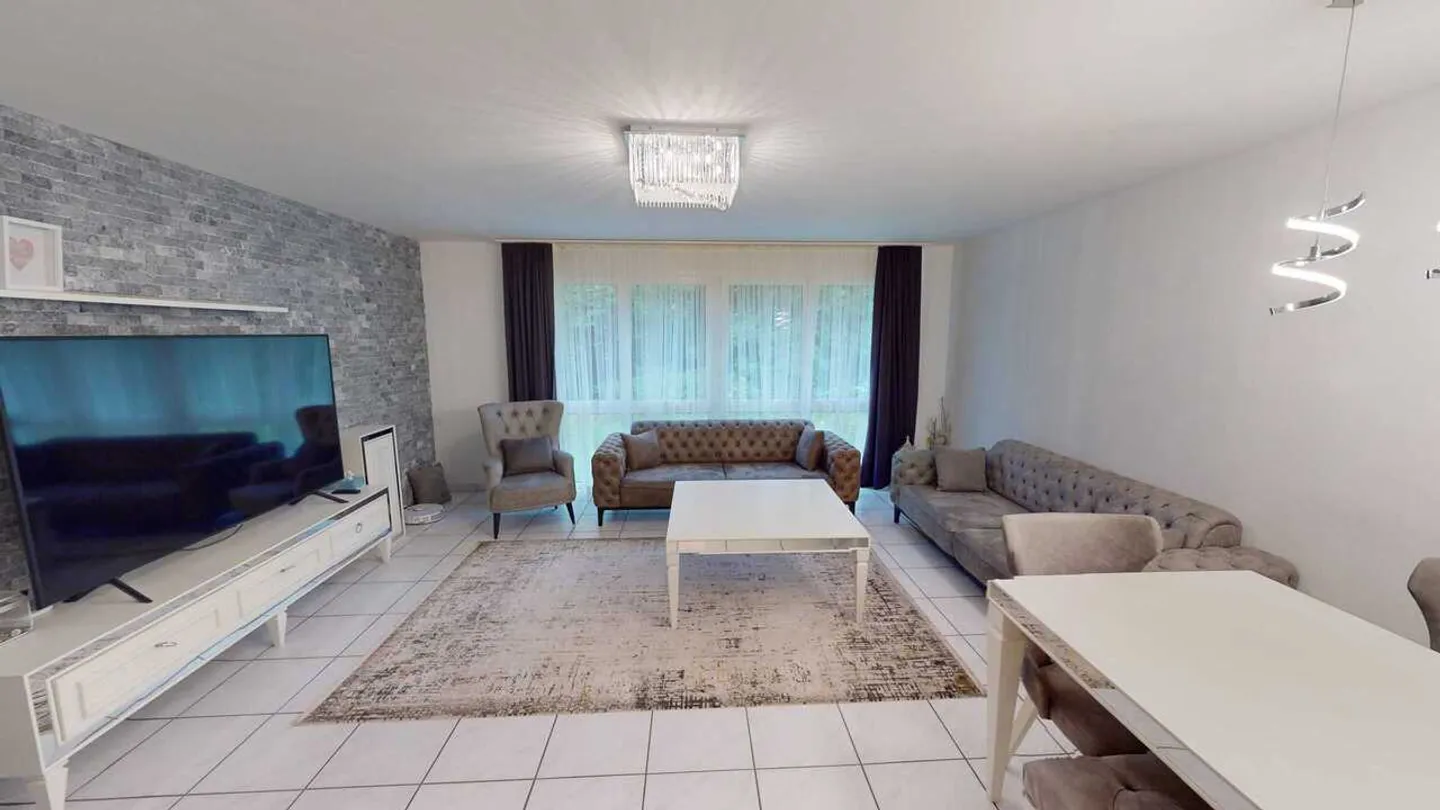 Appartamento duplex di 4,5 stanze presso il ruscello Ergolz - Foto 2 di 13